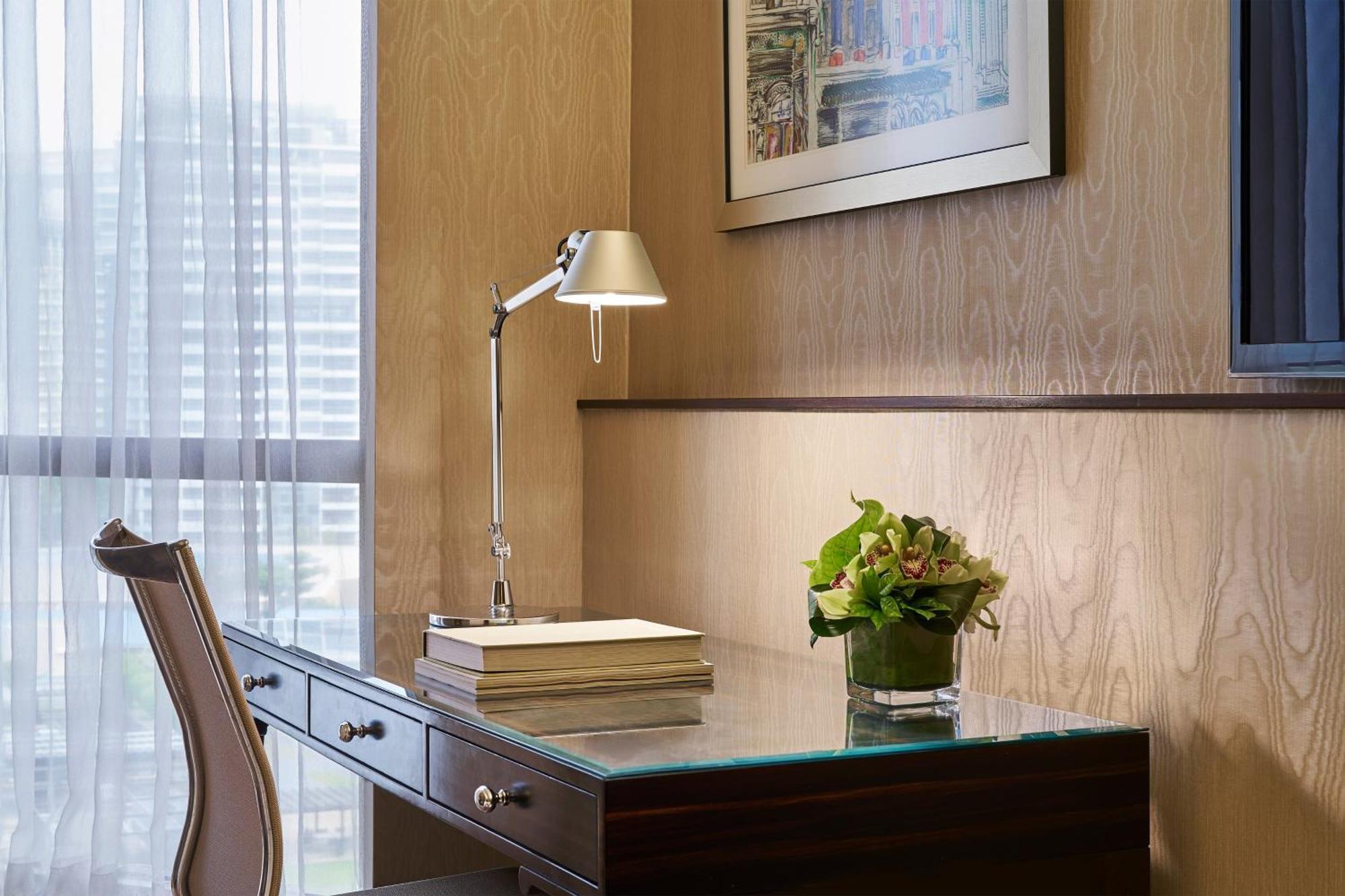 Sheraton Towers Khách sạn 5*